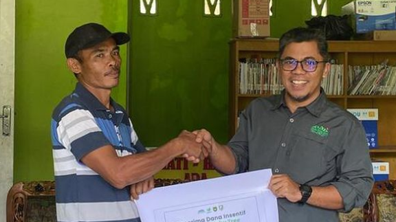 Senyum Pengasuh Pohon di Bengkulu, Terima Insentif Puluhan Juta Rupiah