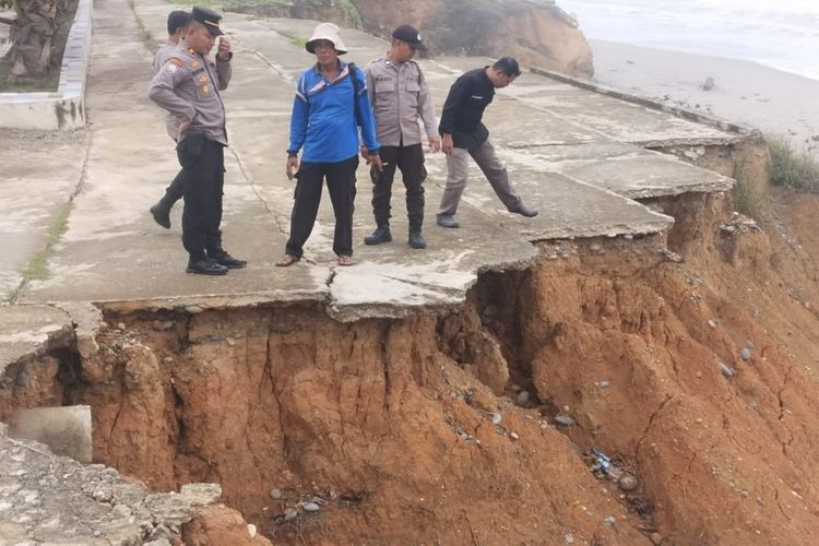 Abrasi "Menggila" di Bengkulu Selatan, Warga Diminta Tak Ambil Pasir Laut